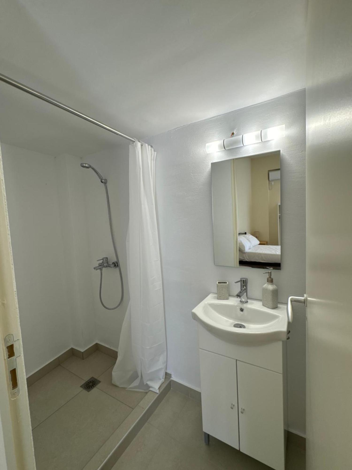 Airpoint Apartments Artemida  Exterior photo